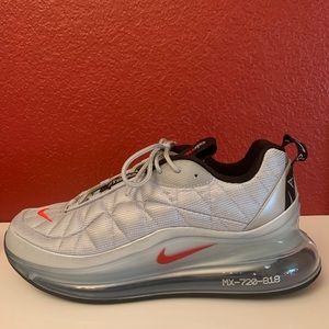 Men’s Airmax 720 metallic silver/university red